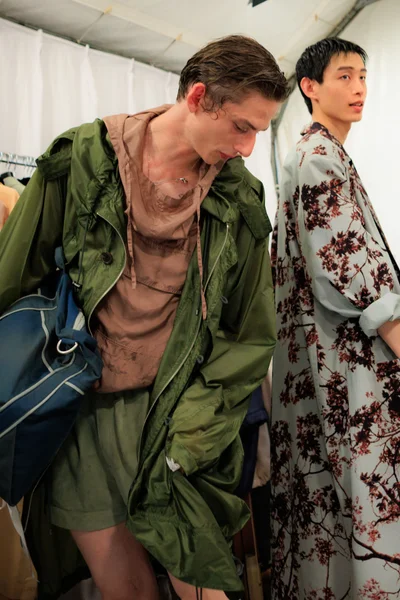 Look 30